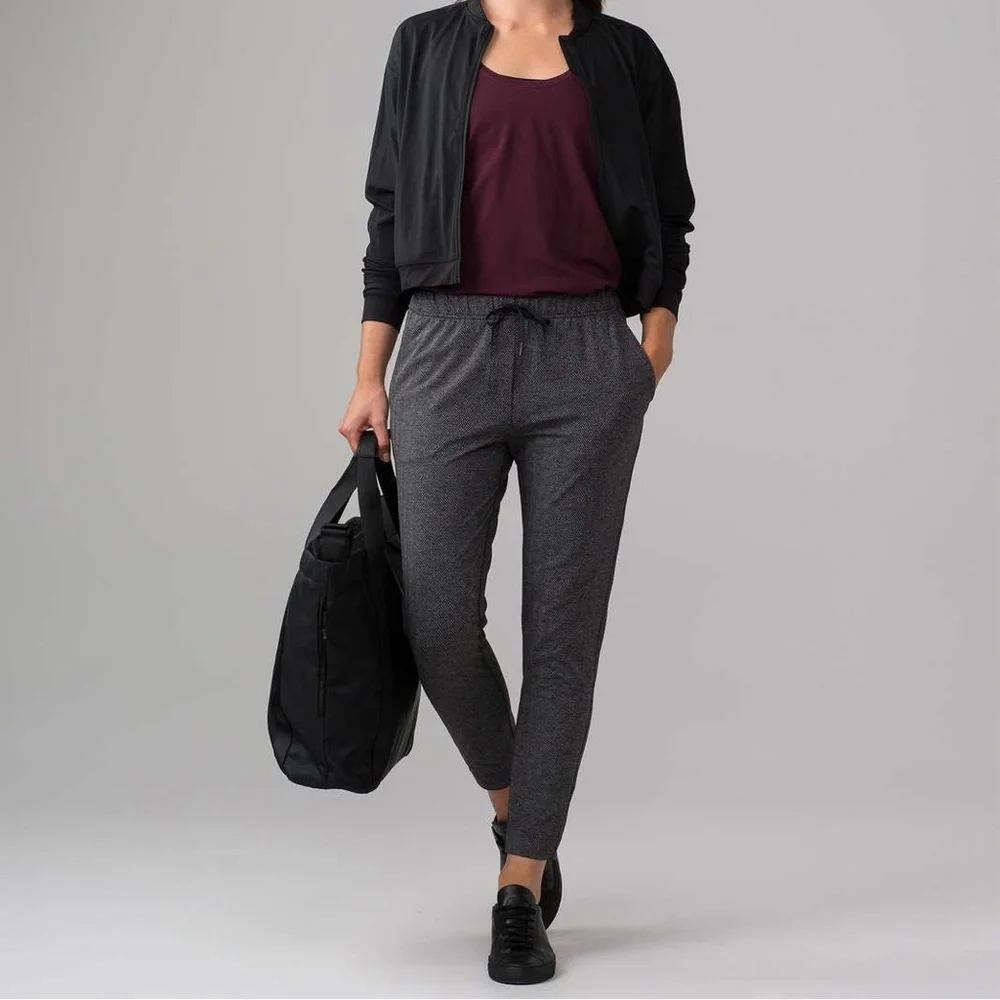 Lululemon Athletica Jet Crop Slim Giant Herringbone Black Heathered Pants Size S